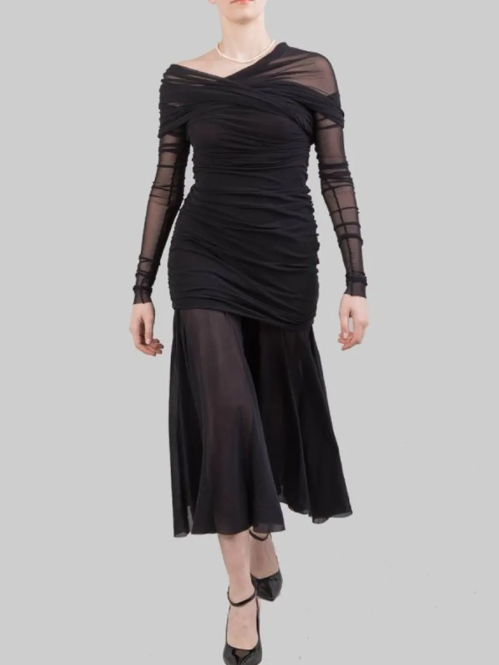 ABITO LUNGO NERO IN TULLE ELASTICIZZATO