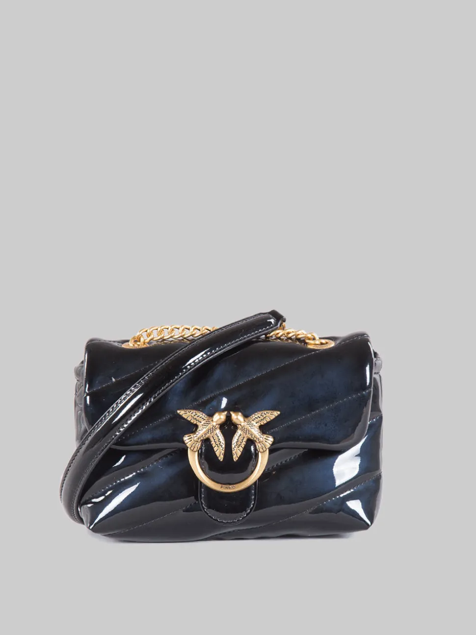 Borsa love puff baby vernice