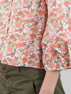CAMICIA MARGOT A FANTASIA FIORI ROSSI SU FONDO BIANCO