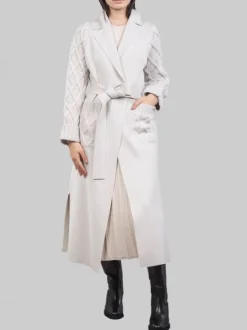 CAPPOTTO A VESTAGLIA CON INSERTI IN MAGLIA INTRECCIATA E CINTURA IN VITA
