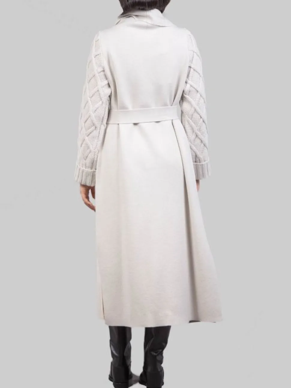 CAPPOTTO A VESTAGLIA CON INSERTI IN MAGLIA INTRECCIATA E CINTURA IN VITA