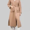 CAPPOTTO CAMMELLO A VESTAGLIA CON INSERTI IN MAGLIA INTRECCIATA E CINTURA IN VITA