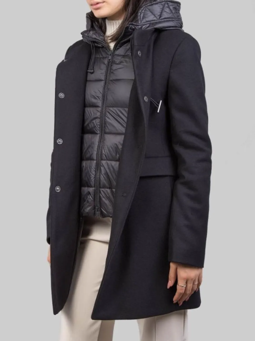 CAPPOTTO TOGGLE IN LANA E TESSUTO TECNICO NERO CON CAPPUCCIO