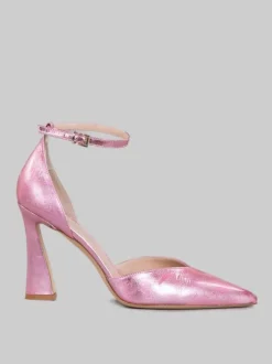 DÉCOLLETÉ IN PELLE LAMINATA FUXIA CON CINTURINO ALLA CAVIGLIA