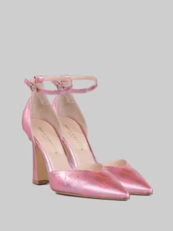 DÉCOLLETÉ IN PELLE LAMINATA FUXIA CON CINTURINO ALLA CAVIGLIA
