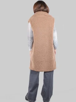 Gilet lungo in ecopelliccia