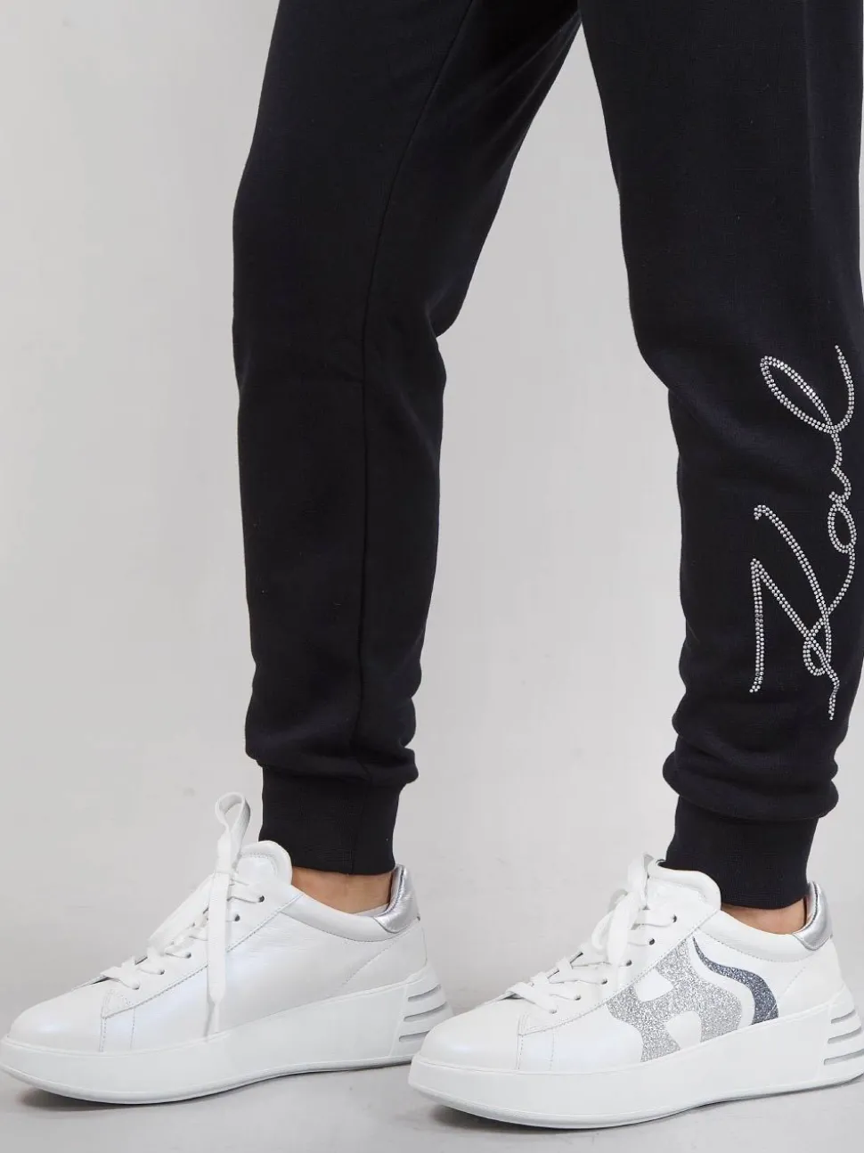 JOGGER IN COTONE CON LOGO KARL IN STRASS