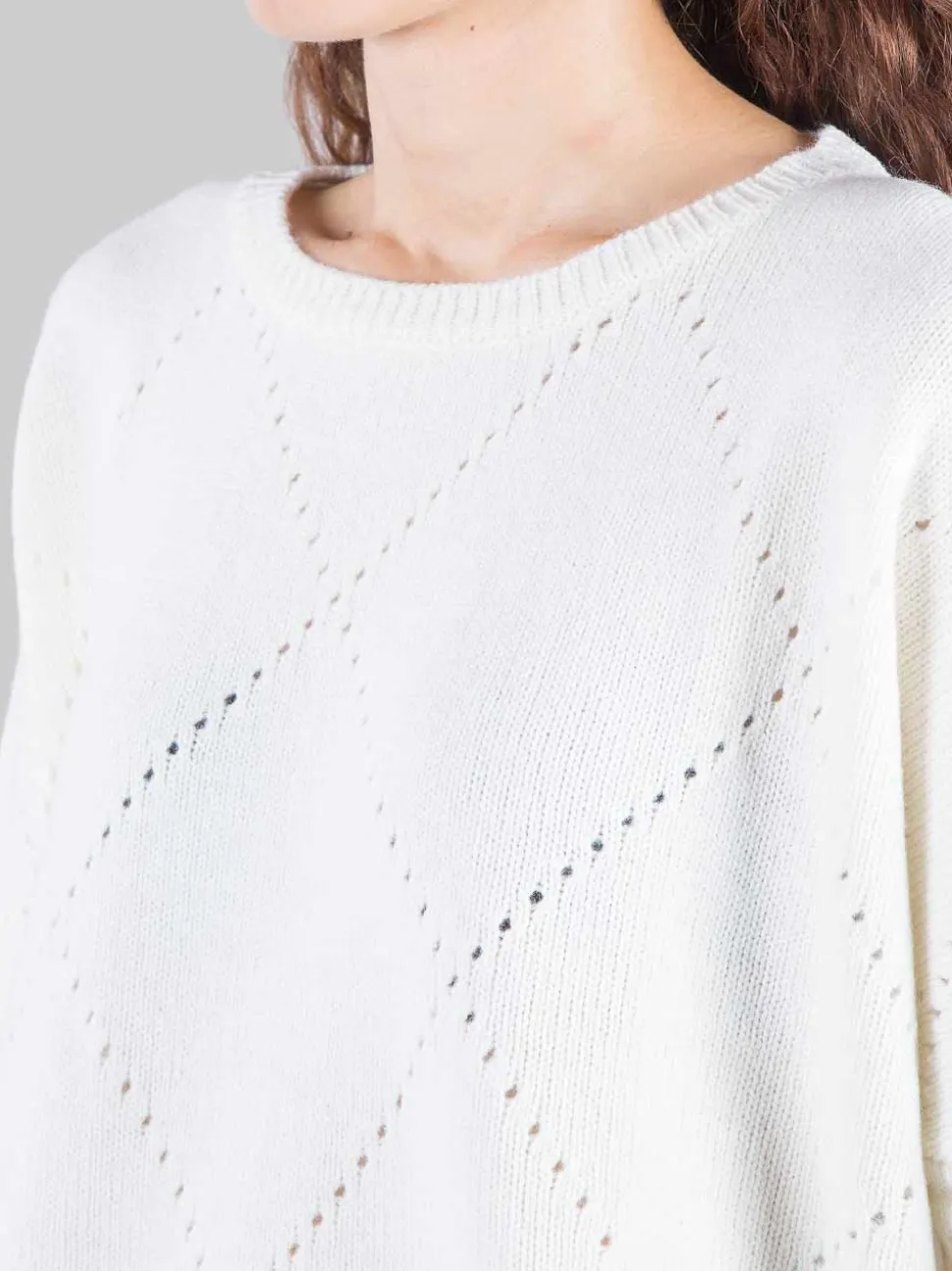 Maglia con forature
