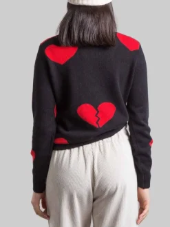 MAGLIA GIROCOLLO NERA CON GRAFICA "HEART BREAKER"