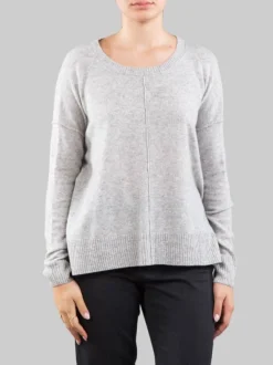 MAGLIA GRIGIO CHIARO IN CASHMERE GIROCOLLO CON RIGA