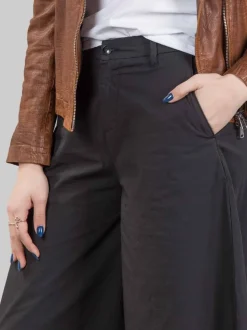MAXI PANTALONI ELLE IN COTONE ELASTICIZZATO NERO CON GAMBE AMPIE