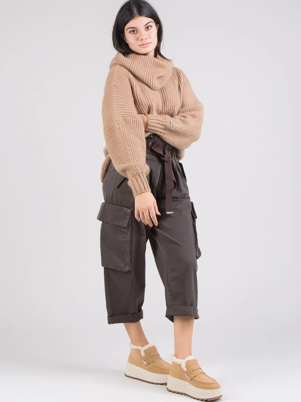 Pantaloni cargo