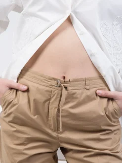 Pantaloni crop