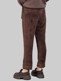 PANTALONI IN VELLUTO A COSTE MARRONI CON CINTURA IN VITA