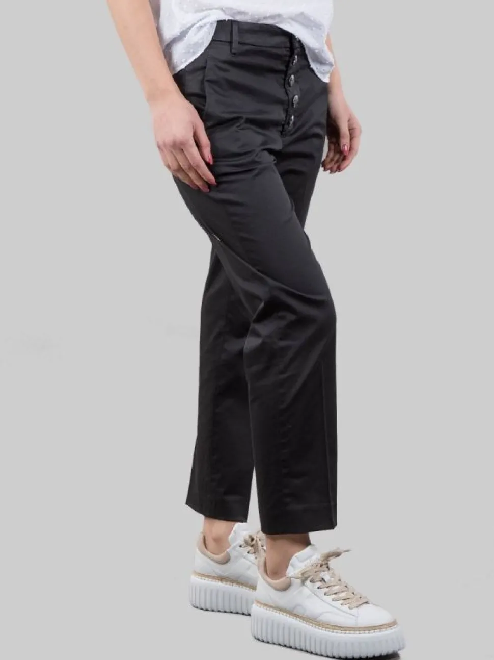 PANTALONI NIMA NERI IN COTONE ELASTICIZZATO CON BOTTONI GIOIELLO