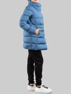 PIUMINO AZZURRO IN TESSUTO ELASTICIZZATO CON COLLO ALTO