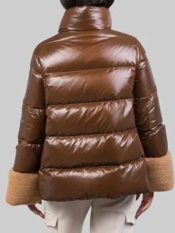 PIUMINO MODELLO CAPPA MARRONE CON POLSINI EFFETTO SHEARLING
