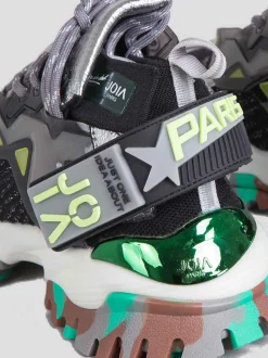 Sneaker Dominator