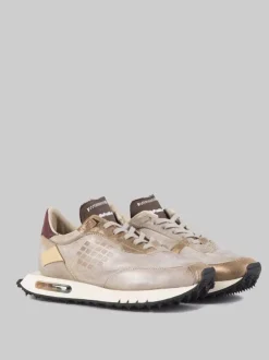 SNEAKER IN PELLE METALLIZZATA CON EFFETTO SFUMATO REALIZZATA A MANO