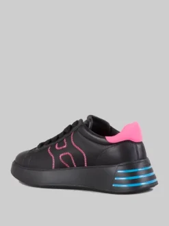 SNEAKER REBEL IN PELLE LISCIA NERA CON DETTAGLI FUXIA E AZZURRO