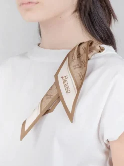 T-SHIRT IN JERSEY CON FOULARD