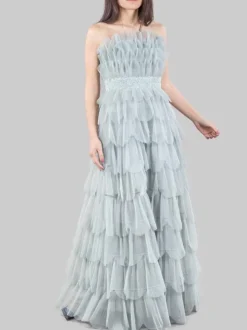 ABITO LUNGO IN PETALI DI TULLE GRIGIO CON CINTURA GIOIELLO
