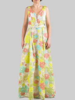 ABITO LUNGO REALIZZATO IN TULLE RICAMATO CON FIORI MULTICOLORE E CINTURA IN VITA