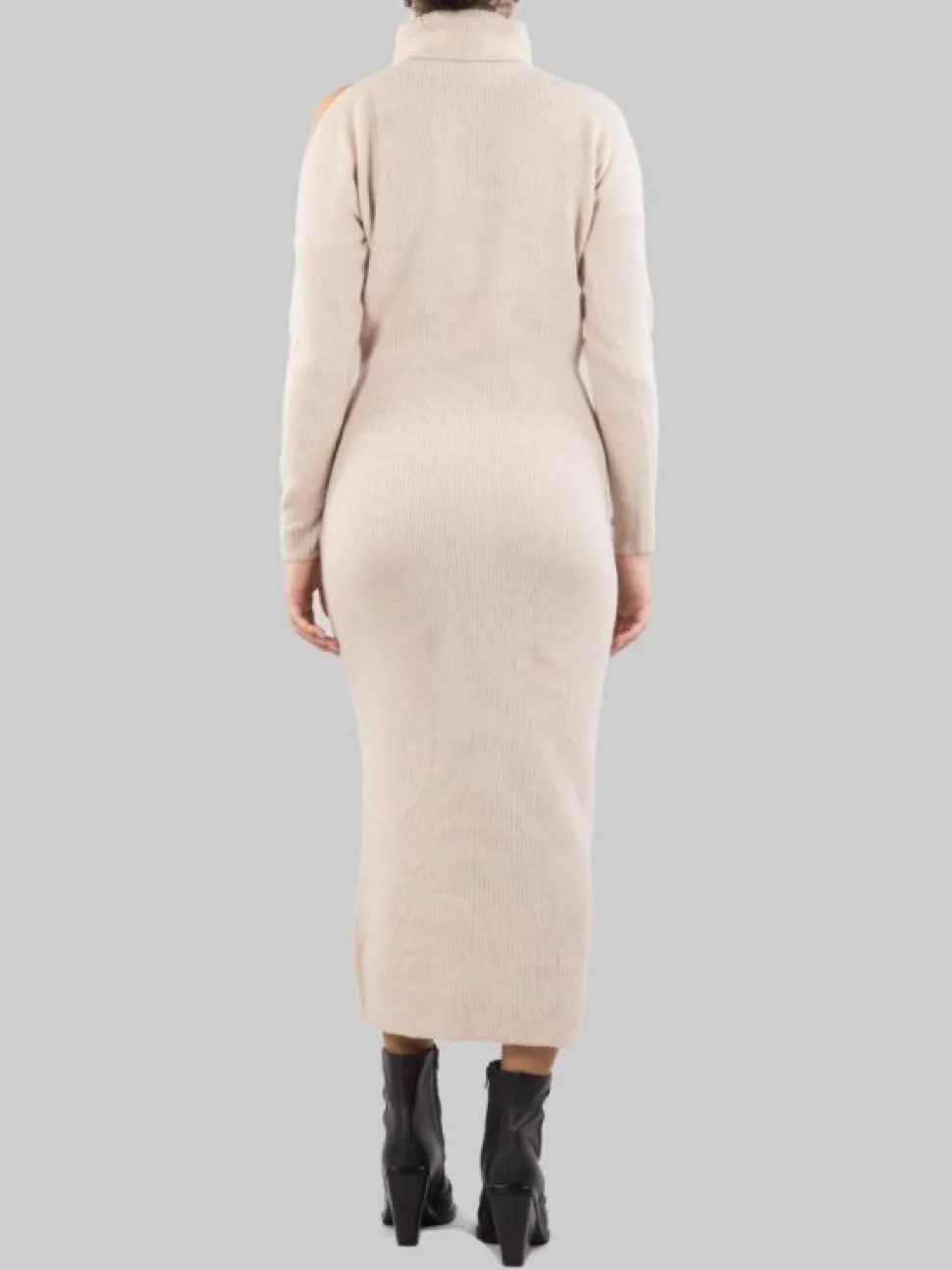 ABITO MIDI BEIGE A COSTINE CON COLLO ALTO E APERTURA SULLA SPALLA