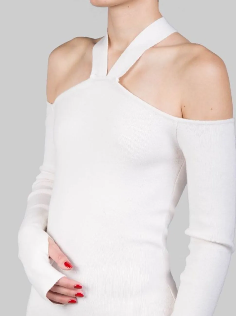 ABITO MIDI IN MAGLIA PANNA CON SCOLLATURA A SPALLE SCOPERTE