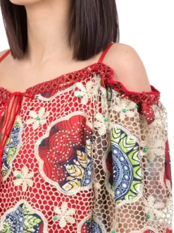 BLUSA OVER FIT CON RICAMI E DECORI A FANTASIA