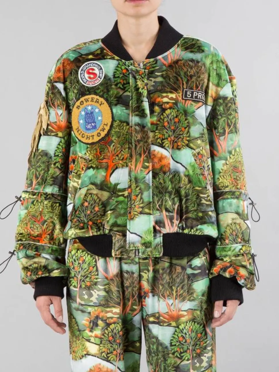 BOMBER IN VELLUTO A FANTASIA CON PATCH