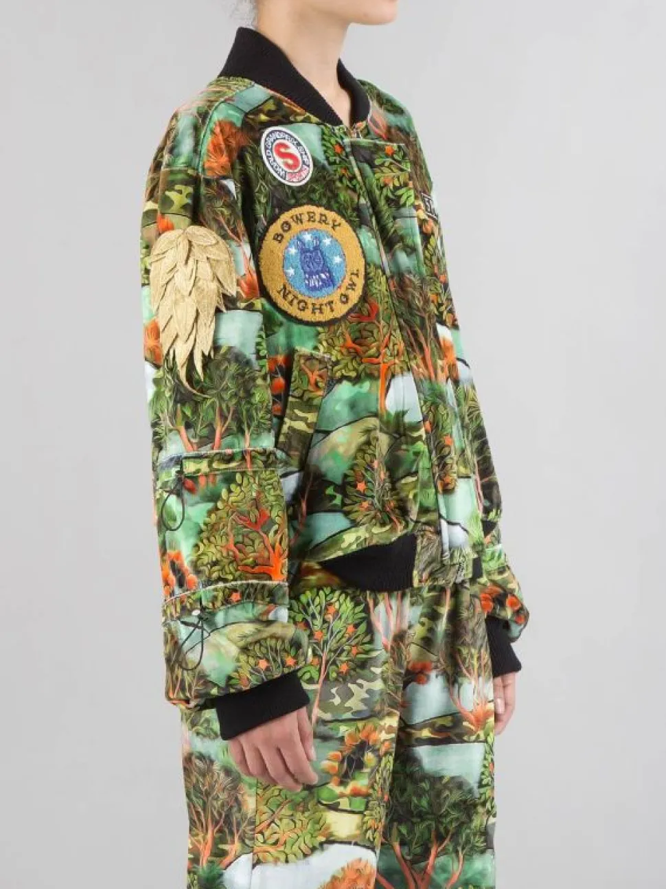 BOMBER IN VELLUTO A FANTASIA CON PATCH