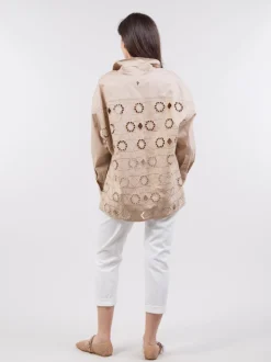 Camicia con ricamo