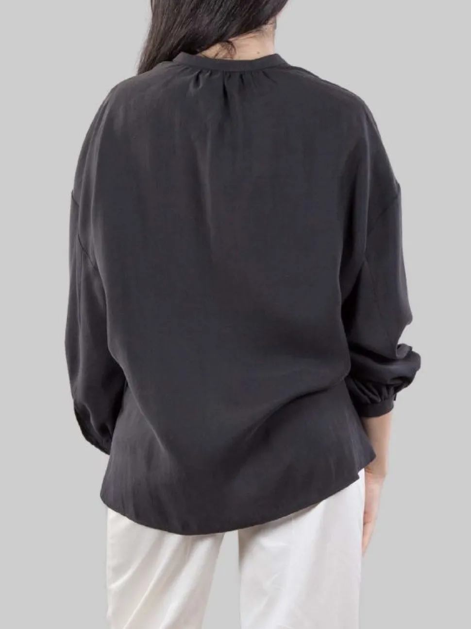 CAMICIA COREANA OVERSIZE IN TESSUTO FLUIDO NERO