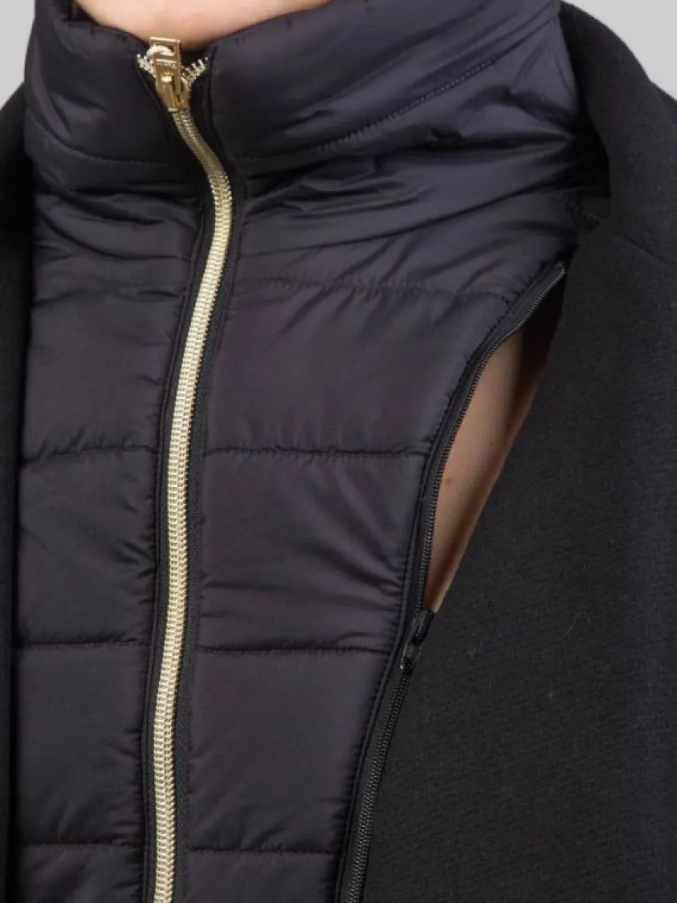 CAPPOTTINO IN LANA NERO CON IMBOTTITURA