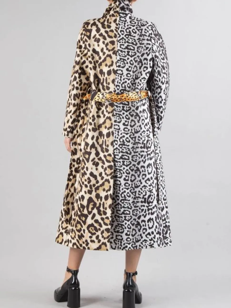 CAPPOTTO DOPPIOPETTO A FANTASIA ANIMALIER CON CINTURA IN VITA