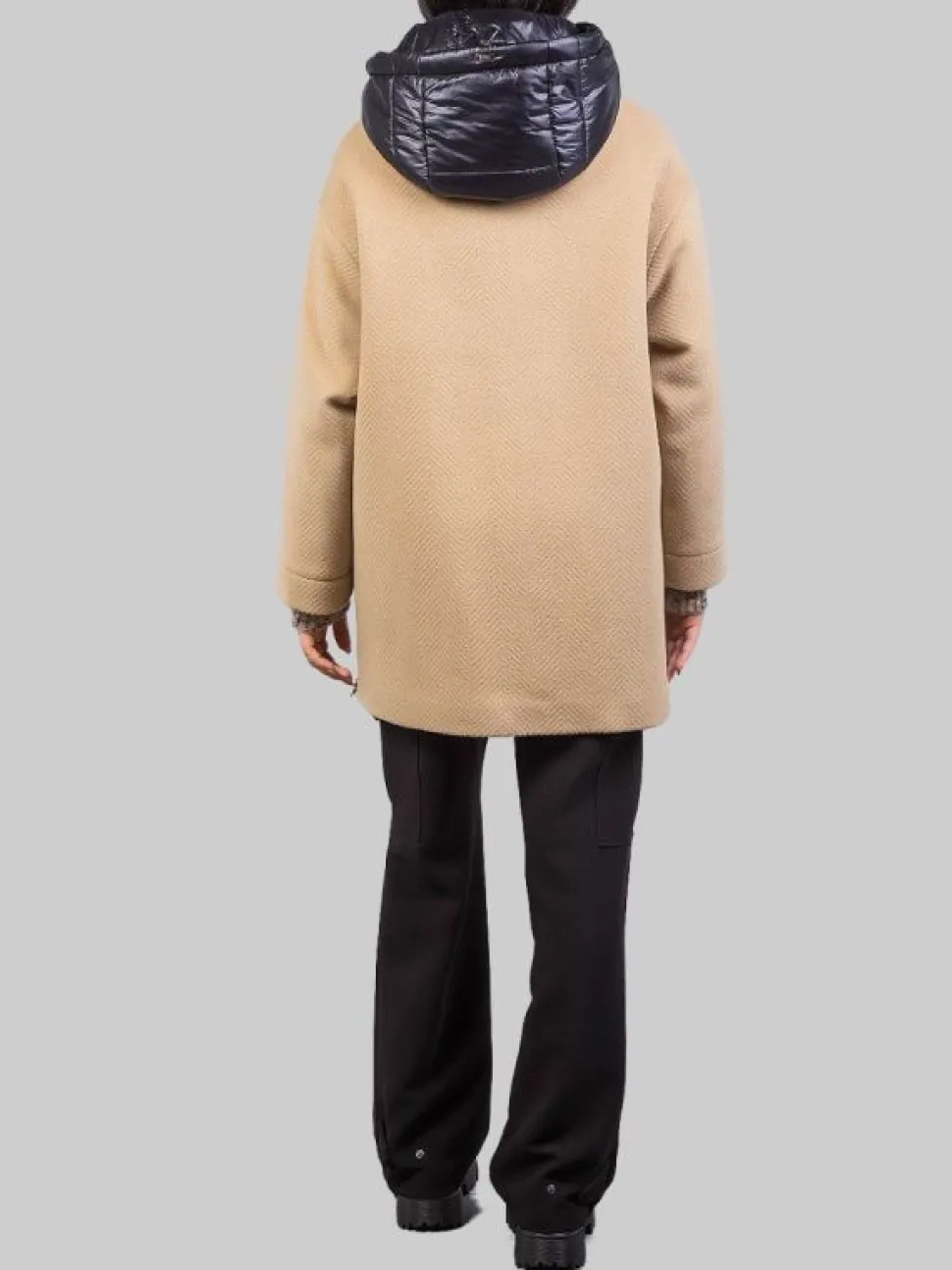CAPPOTTO IN LANA CAMMELLO CON IMBOTTITURA E CAPPUCCIO