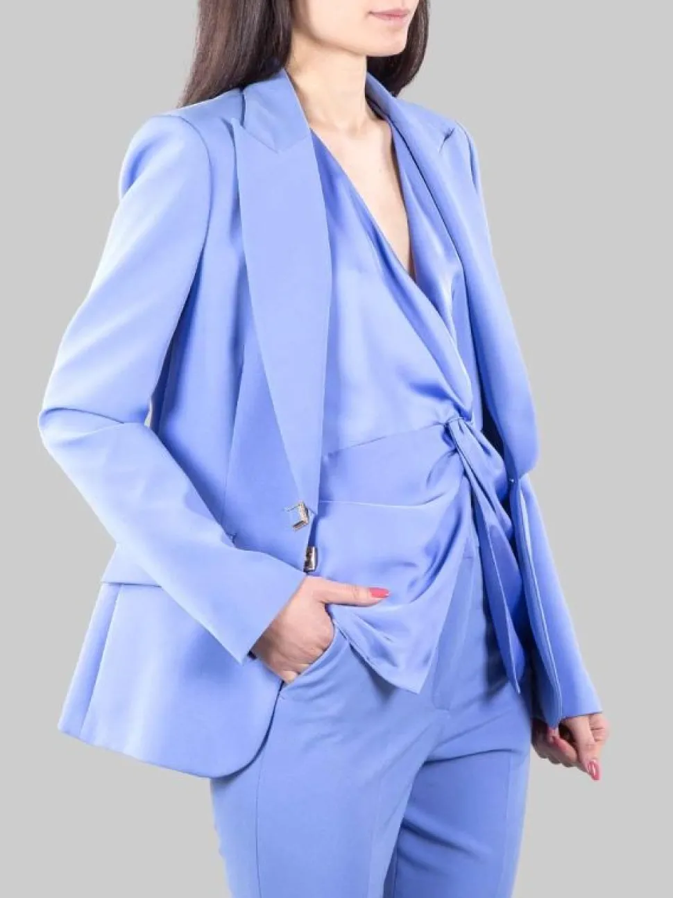 GIACCA MONOPETTO BLU PERVINCA CON BOTTONE GIOIELLO
