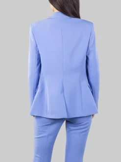 GIACCA MONOPETTO BLU PERVINCA CON BOTTONE GIOIELLO
