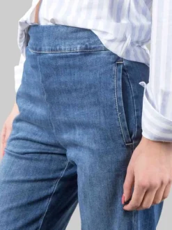 JEANS RELAXED IN COTONE ELASTICIZZATO CON ELASTICO IN VITA