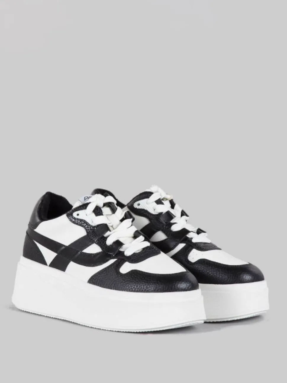 MAXI SNEAKER MATCH IN PELLE BICOLORE BIANCA E NERA