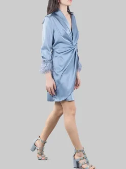 MINI ABITO CELESTE POLVERE CON APPLICAZIONI DI PIUME E STRASS