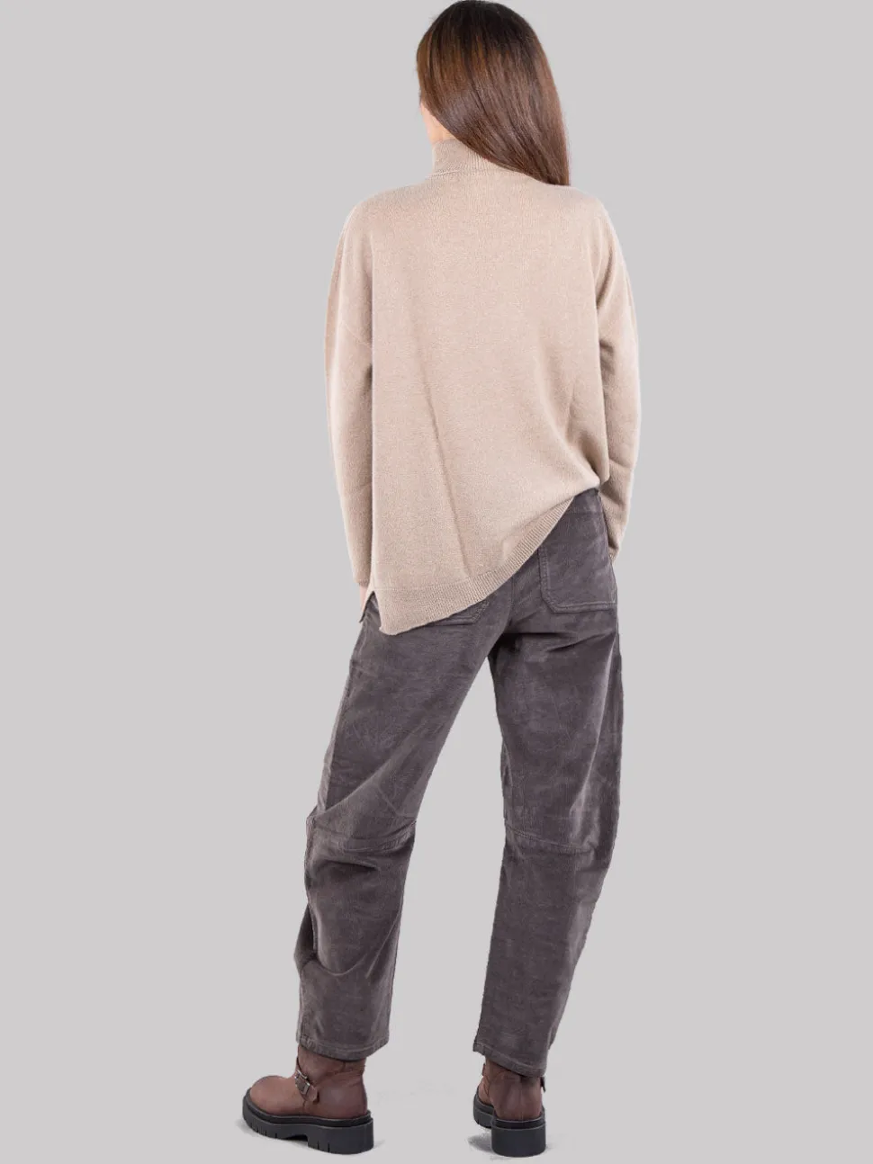 Pantaloni carrot