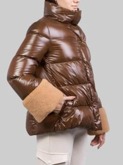 PIUMINO MODELLO CAPPA MARRONE CON POLSINI EFFETTO SHEARLING