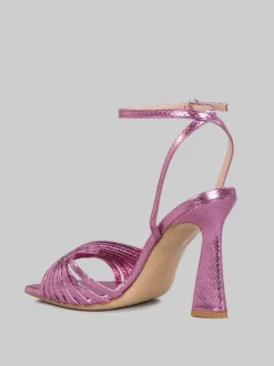 SANDALI IN PELLE LAMINATA EFFETTO VIPER ROSA