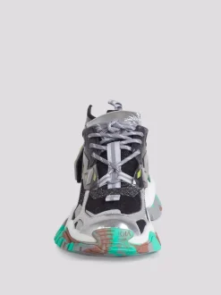 Sneaker Dominator