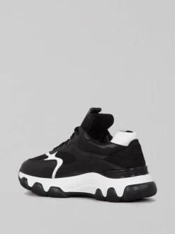 SNEAKER HYPERACTIVE NERA CON DETTAGLI IN BIANCO